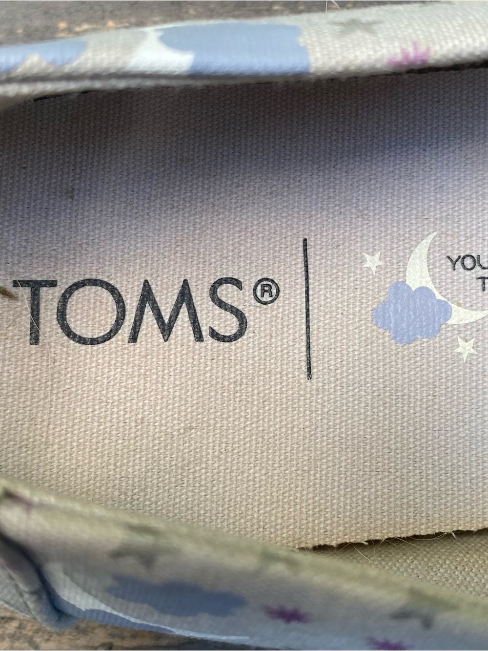 TOMS Women's Light Gray Slip-On Flats with Blue Cloud & Purple Star Print - Picture 4 of 5